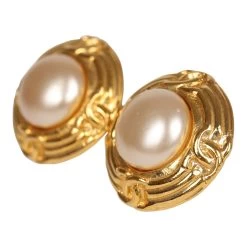 Vintage Chanel Pearl Round CC Button Clip On Earrings Faux Pearl & Gold Metal -Online Bag Store C E 231023 2 03