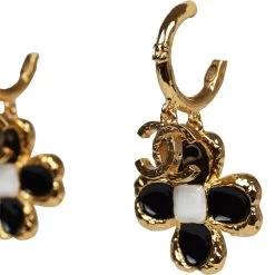 Chanel Flower Dangle CC Earrings Black Enamel & Gold Metal 8 Chanel Flower Dangle CC Earrings Black Enamel & Gold Metal -Online Bag Store C E 231116 1 03