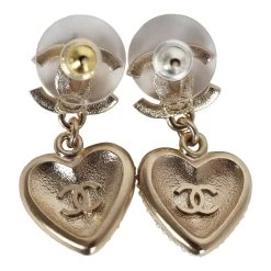 Chanel Crystal Heart Dangle CC Earrings Faux Pearl Light Gold Metal 10 Chanel Crystal Heart Dangle CC Earrings Faux Pearl Light Gold Metal -Online Bag Store C E 231116 3 04
