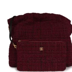 Chanel Small 22 Bag Burgundy And Black Tweed Gold Hardware 20 Chanel Small 22 Bag Burgundy And Black Tweed Gold Hardware -Online Bag Store C FN 231012 1 09