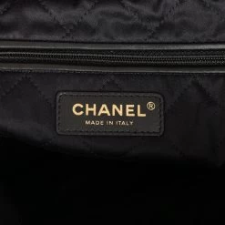 Chanel Small 22 Bag Burgundy And Black Tweed Gold Hardware 24 Chanel Small 22 Bag Burgundy And Black Tweed Gold Hardware -Online Bag Store C FN 231012 1 11