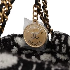 Chanel Mini 22 Bag Black And White Floral Tweed Gold Hardware -Online Bag Store C FN 231116 6 06