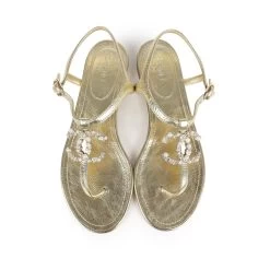 Chanel CC Jeweled Thong Sandals Gold Metallic 38C EU 18 Chanel CC Jeweled Thong Sandals Gold Metallic 38C EU -Online Bag Store C SH 240226 1 TC 07