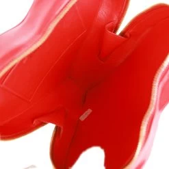 Vintage Chanel Heart Vanity Bag Red And Black Patent Antique Gold Hardware 18 Vintage Chanel Heart Vanity Bag Red And Black Patent Antique Gold Hardware -Online Bag Store C V 230227 1 08