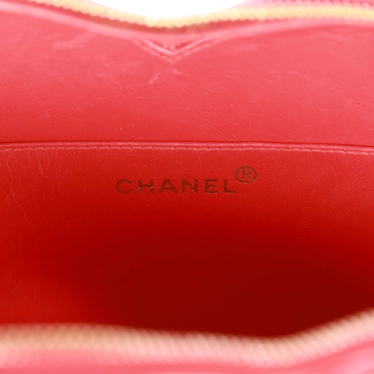 Vintage Chanel Heart Vanity Bag Red And Black Patent Antique Gold Hardware 11 Vintage Chanel Heart Vanity Bag Red And Black Patent Antique Gold Hardware - Image 9