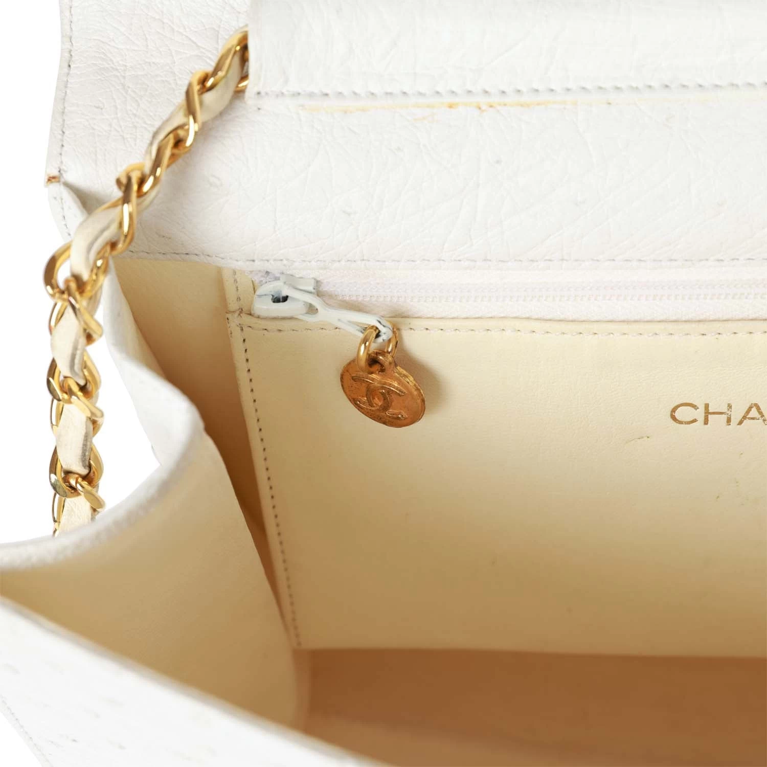 Vintage Chanel Single Flap Bag White Ostrich Gold Hardware 12 Vintage Chanel Single Flap Bag White Ostrich Gold Hardware - Image 10