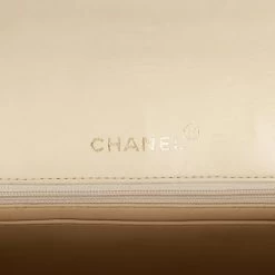 Vintage Chanel Medium Diana Flap Bag Ivory Lambskin Gold Hardware 19 Vintage Chanel Medium Diana Flap Bag Ivory Lambskin Gold Hardware -Online Bag Store C V 230420 4 08