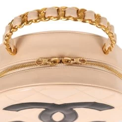 Vintage Chanel Round Vanity Bag Beige And Black Patent Leather Antique Gold Hardware -Online Bag Store C V 230914 2 06