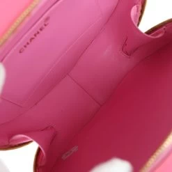 Vintage Chanel Round Vanity Bag Pink And Black Patent Leather Antique Gold Hardware 20 Vintage Chanel Round Vanity Bag Pink And Black Patent Leather Antique Gold Hardware -Online Bag Store C V 231204 1 09