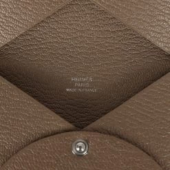 Hermès Hermes Calvi Card Holder Etoupe Chevre Palladium Hardware 17 Hermès Hermes Calvi Card Holder Etoupe Chevre Palladium Hardware -Online Bag Store H FBSLG 231211 2 08