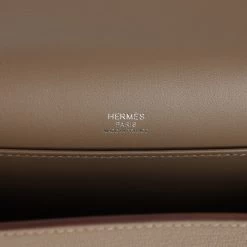Hermès Hermes Geta Etoupe Chevre Palladium Hardware 18 Hermès Hermes Geta Etoupe Chevre Palladium Hardware -Online Bag Store H FBSLG 231218 1 MD 08