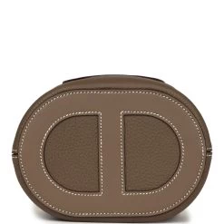 Hermès Hermes In-The-Loop 18 Etoupe Clemence And Swift Gold Hardware 16 Hermès Hermes In-The-Loop 18 Etoupe Clemence And Swift Gold Hardware -Online Bag Store H FBSLG 240202 6 KN 03