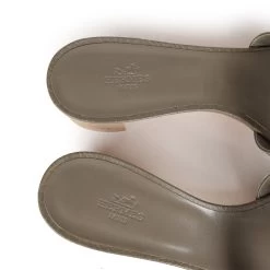 Hermès Hermes Oasis Sandals Gris Clair Ostrich 41 EU -Online Bag Store H SNDL 231016 2 NU 08