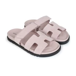 Hermès Hermes Chypre Sandals Rose Porcelaine Suede 37 EU -Online Bag Store H SNDL 231229 1 02